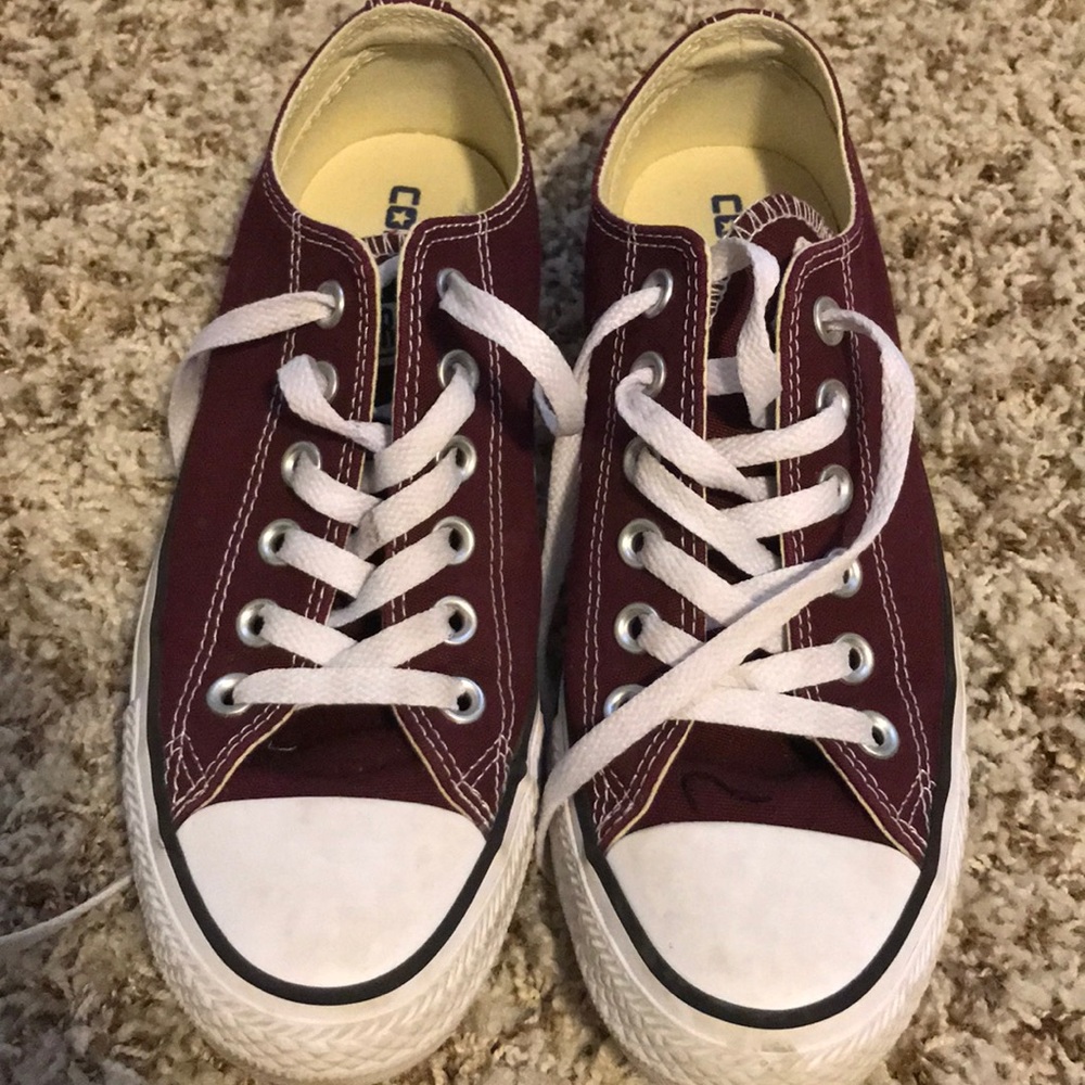 Maroon converse